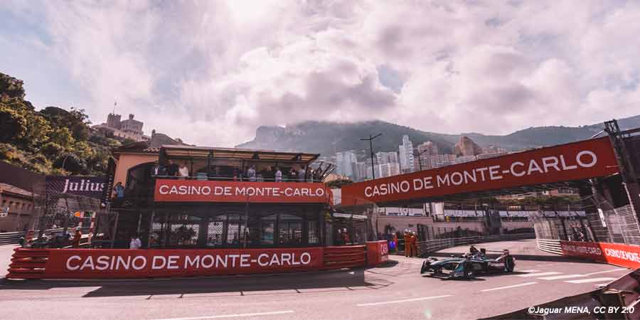 Formel E Auto auf der Monaco Strecke