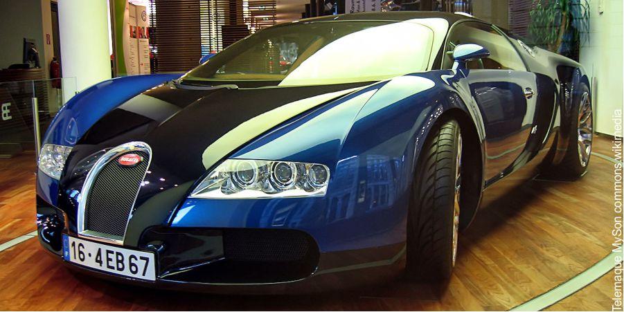 Bugatti Veyron blau