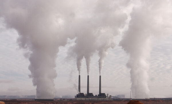 CO2-Außstoß eines Kraftwerkes