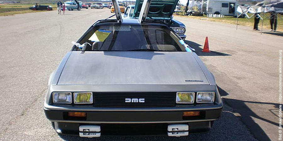 DeLorean DMC 12
