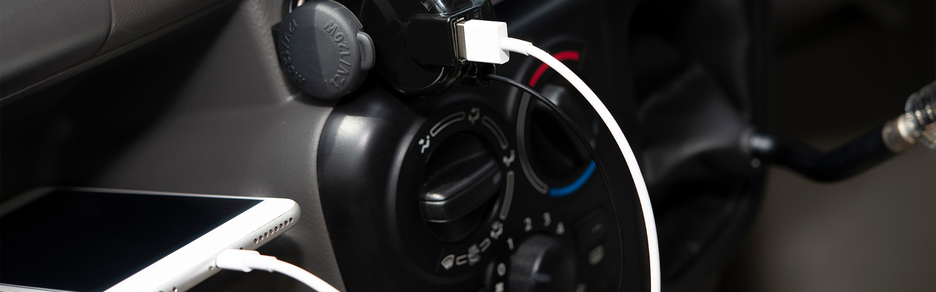 Ladekabel im Auto Ladekabel im Auto