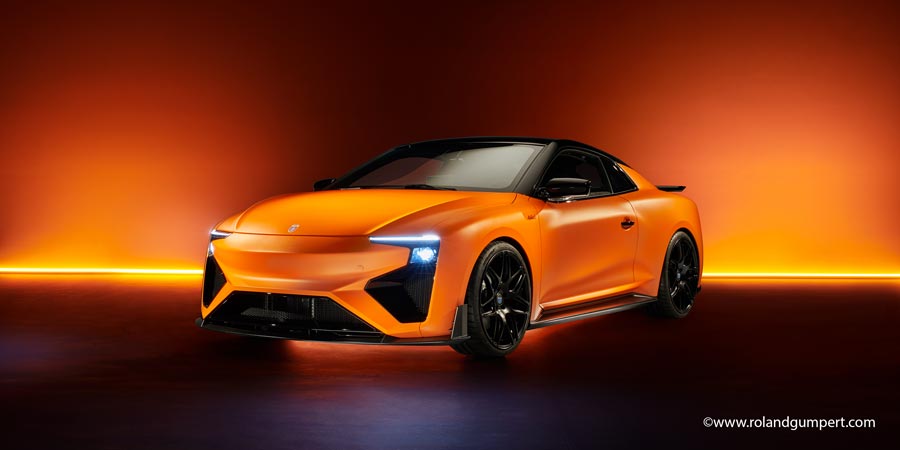 Die Gumpert Nathalie in Orange und seitlich schräg fotografiert Gumpert Nathalie in Orange