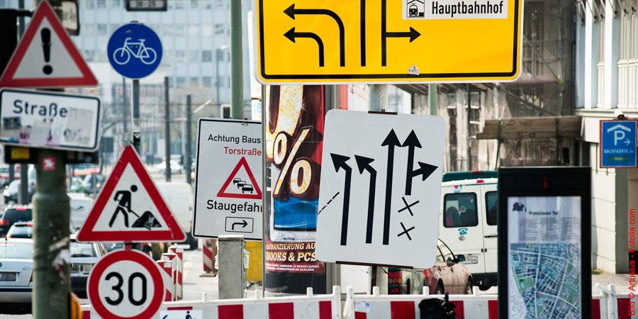 Viele Verkehrsschilder