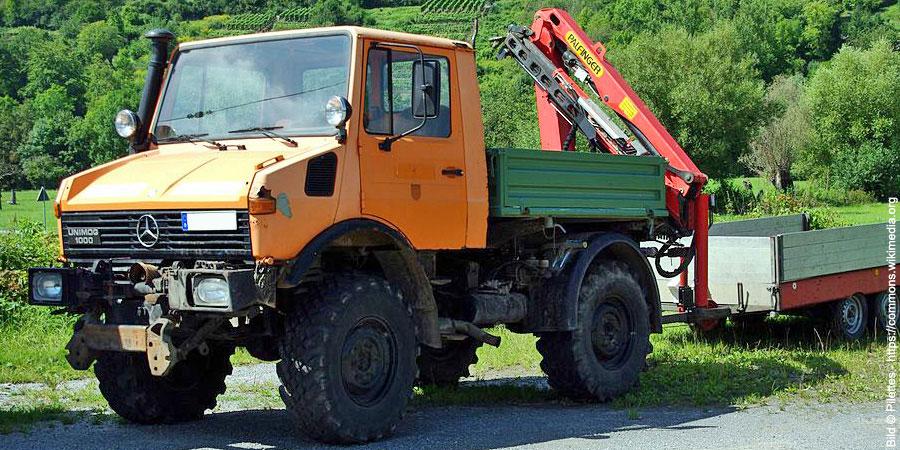 Oranger Unimog