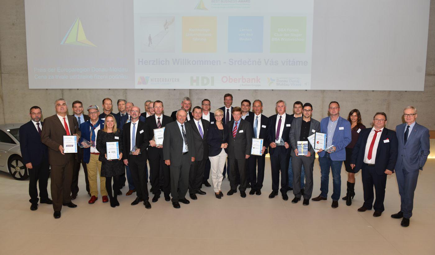 Gruppenfoto Preisträger des Best Business Award