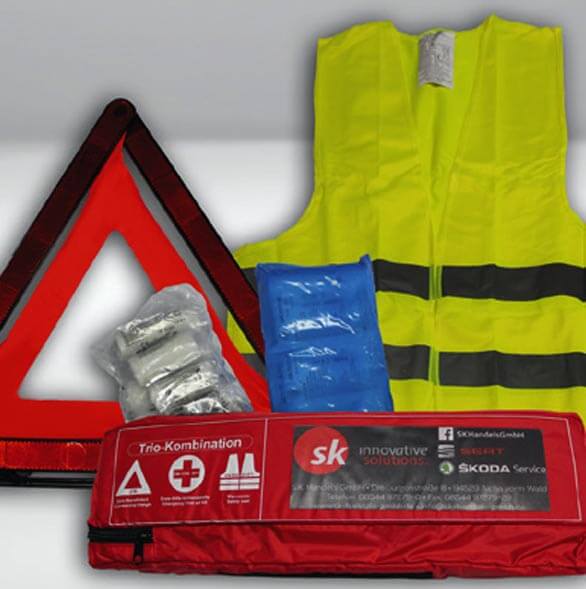 Erste-Hilfe Set mit Warndreieck und Verbandsmaterial