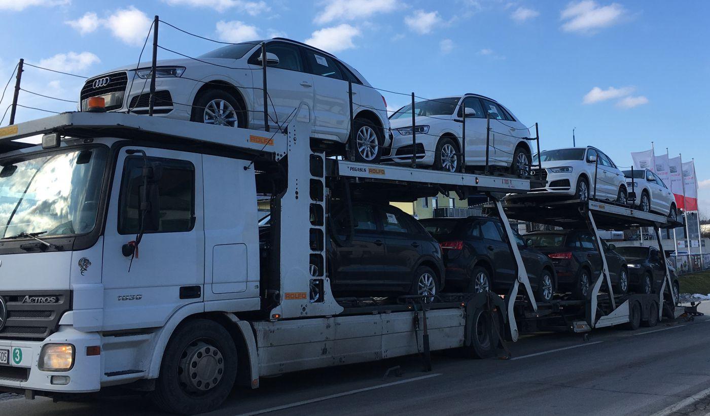 LKW mit Audi Q3