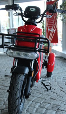 Ari Lastenmoped 145 rot